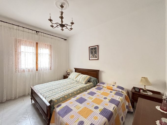 DORMITORIO PISO EN VENTA BARGAS 3 DORMITORIOS